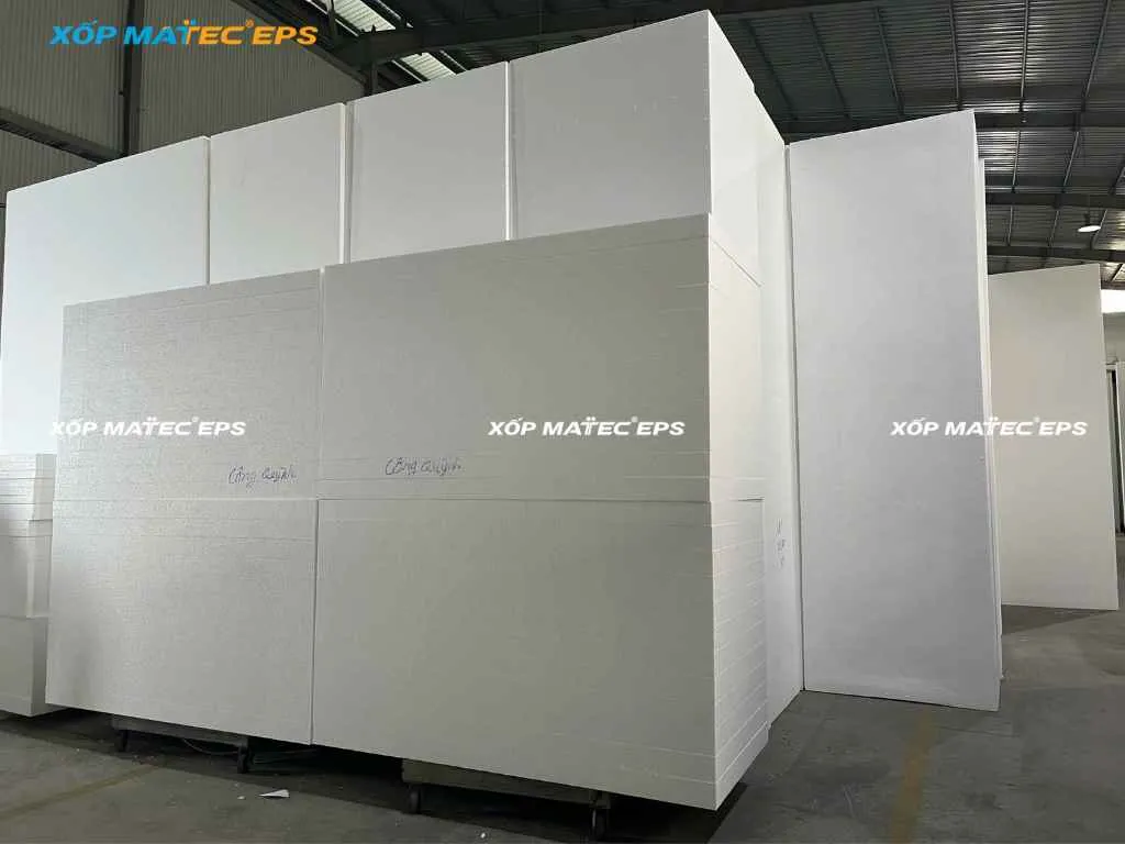 Sử dụng xốp tôn nền giúp giảm tải trọng